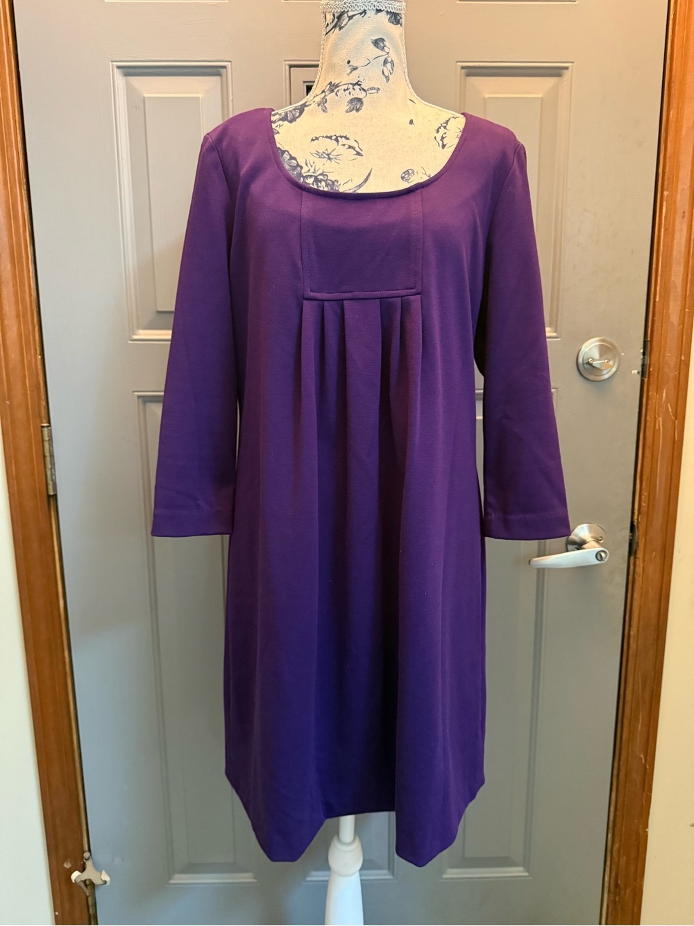 Calvin Klein- Purple Pleated Scoop Neck Dress 3/4 sleeve (10)